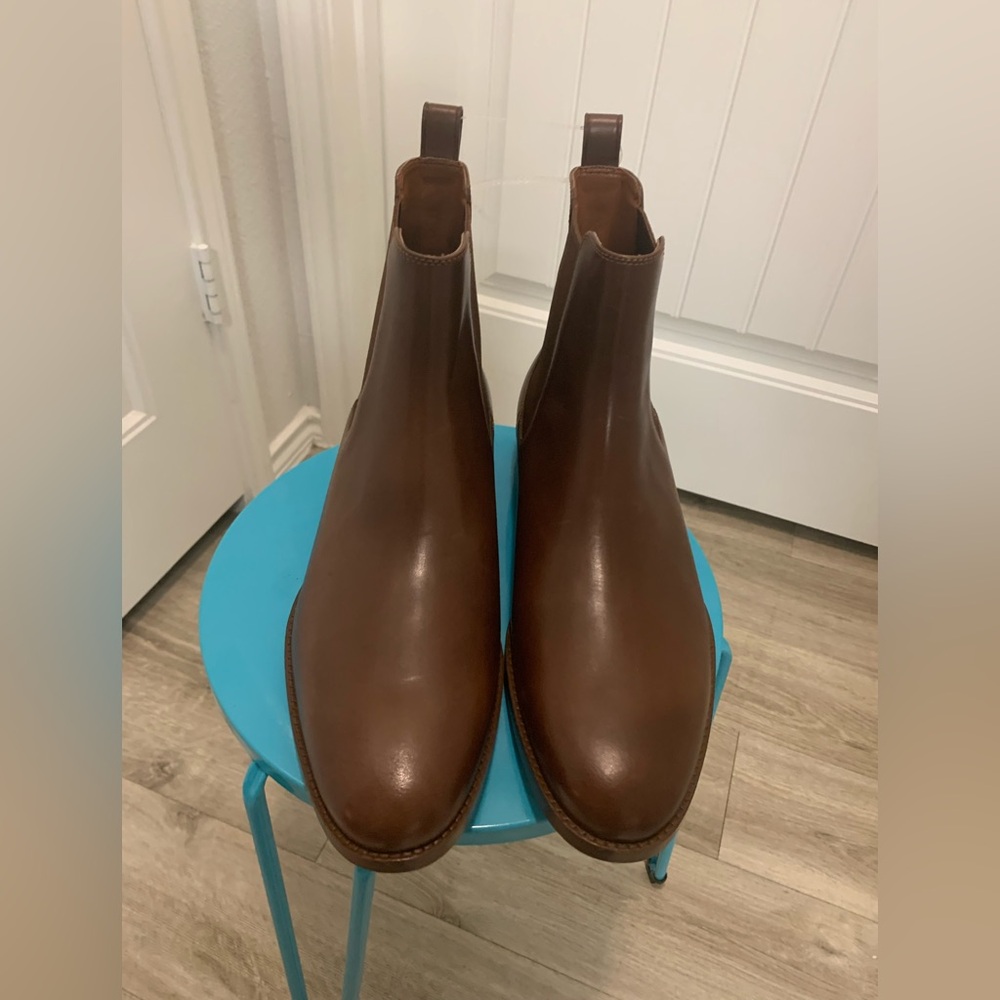 NWOT/B Classic Coach Chelsea-style Brown Leather Ankle Boots - Men’s
